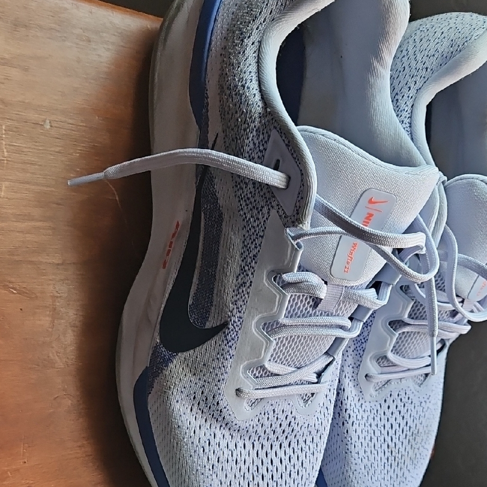 Nike Mens Airflow 11 Light Blue Sneakers NWOT
